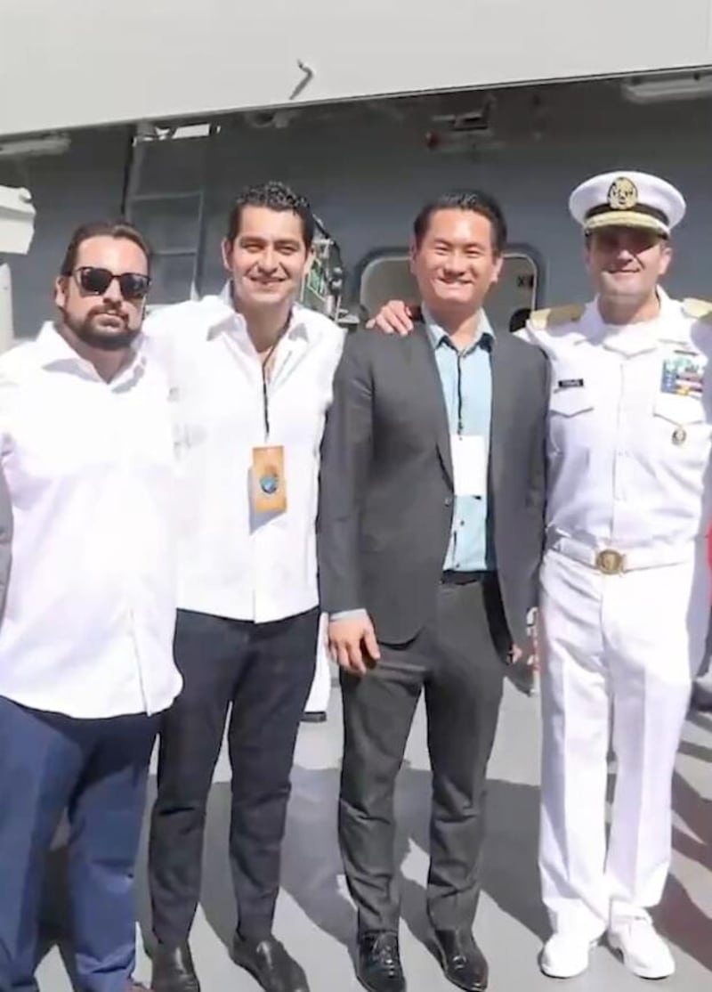 Fotografía de Durazo con Fernando Farías.