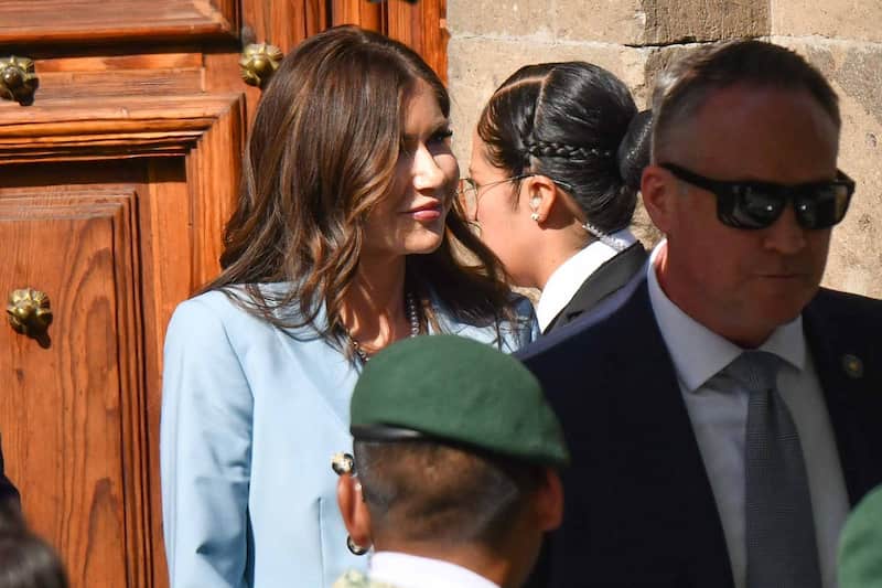 Noem visitó México para reunirse con la presidenta Claudia Sheinbaum La secretaria de Seguridad Interior de EUA durante su salida de Palacio Nacional