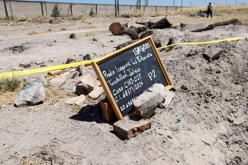 Jornada de búsqueda en el Rancho Izaguirre, con el fin de verificar si habían más restos humanos. Jornada de búsqueda en el Rancho Izaguirre, con el fin de verificar si habían más restos humanos.