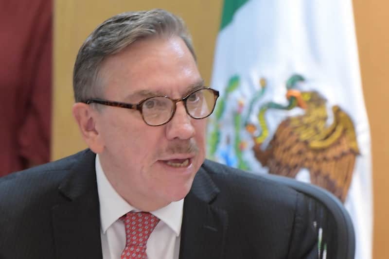 Javier Laynez, ministro presidente de la Segunda Sala Javier Laynez, ministro presidente de la Segunda Sala, cierra operaciones al borde del llanto.