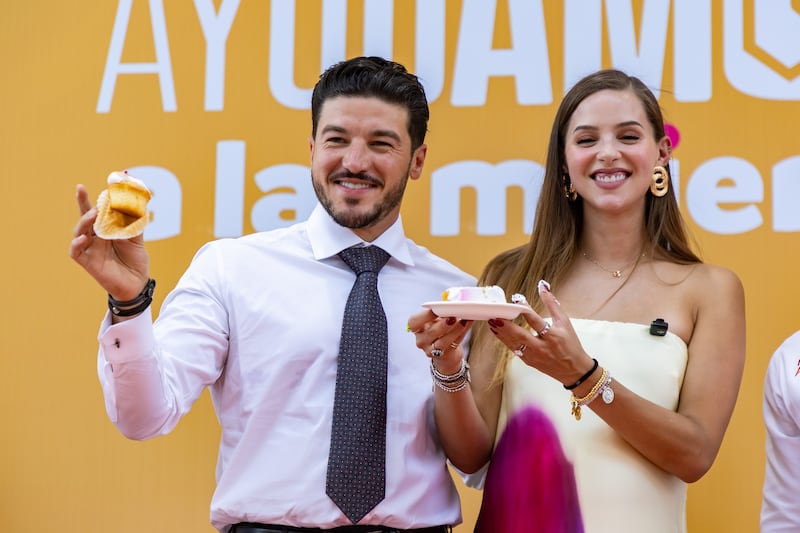 Samuel García y Mariana Rodríguez