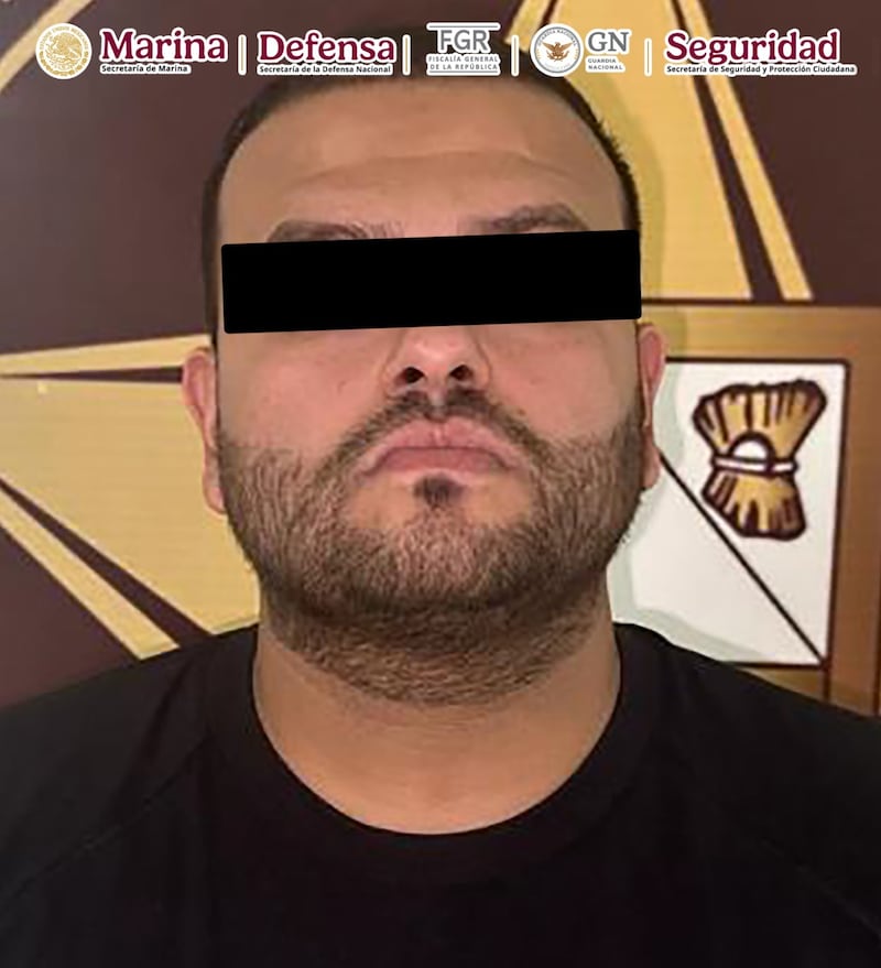 De acuerdo con las autoridades, Martín Jesús “N”, alias “El Tomate”, es un objetivo prioritario en la entidad y cuenta con una orden de aprehensión. Martin "N"