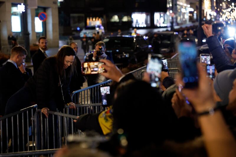 María Corina Machado salta valla