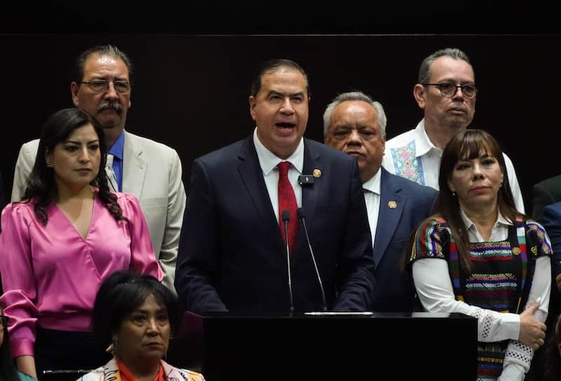 El diputado Ricardo Mejía Berdeja hace uso de la tribuna durante la sesión ordinaria El diputado Ricardo Mejía Berdeja será denunciado ante la FGR.