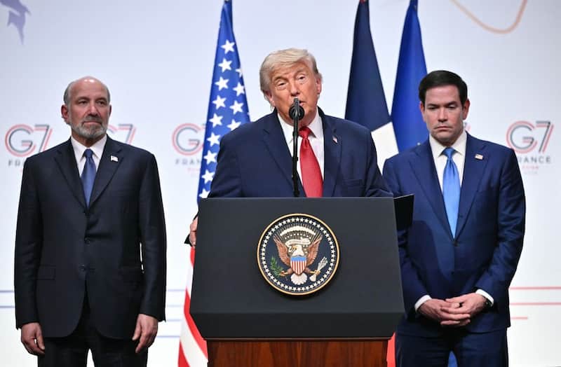 El presidente de EUA, Donald Trump, atacó de nuevo la presencia de los cárteles mexicanos en la Unión Americana Donald Trump junto con Marco Rubio y Howard Lutnick