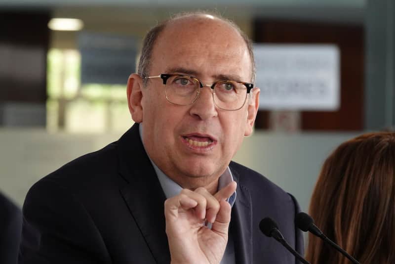 El diputado Rubén Moreira, coordinador de la bancada del PRI El diputado Rubén Moreira, coordinador de la bancada del PRI, durante su conferencia en el Patio del Federalismo.