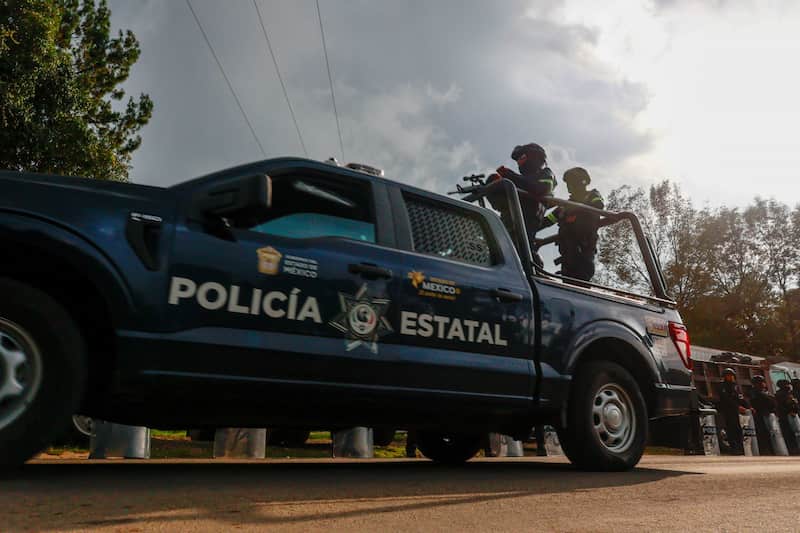 VALLE DE BRAVO, ESTADO DE MÉXICO, 22JULIO2025.- Elementos de la Secretaría de Seguridad del Estado de México, FGJEM y Guardia Nacional, retiraron a transportistas que permanecía en la entrada de Valle de Bravo en protesta al Operativo Liberación. Imágenes de autoridades mexicanas.