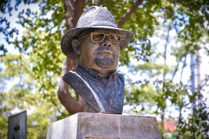 Estatua del periodista Javier Valdez