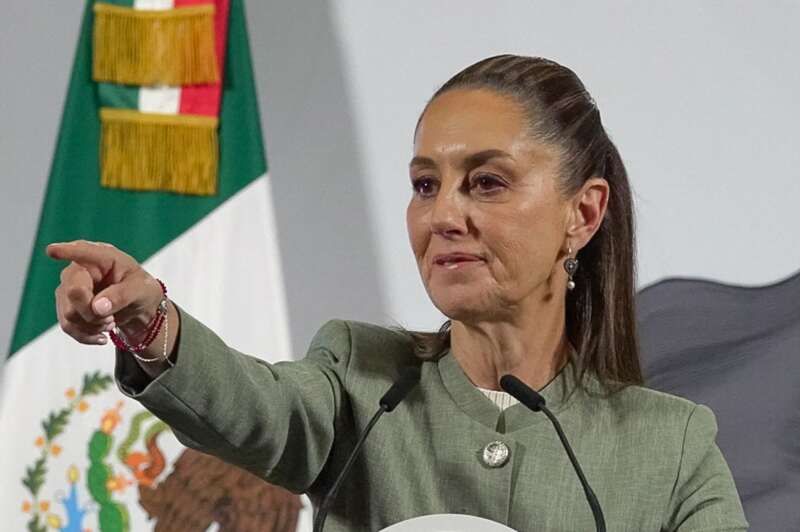 La presidenta Claudia Sheinbaum confirmó que acudirá a la inauguración de la cumbre de la CELAC 2025 en Honduras. La presidenta de México, Claudia Sheinbaum, encabezo la Conferencia Mañanera del Pueblo desde el salón Tesorería en Palacio Nacional.