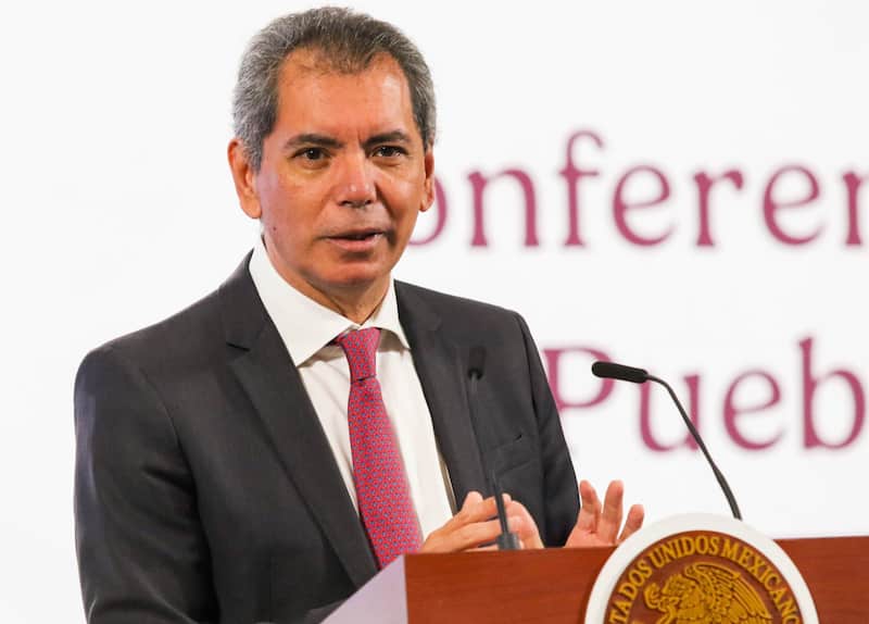 CIUDAD DE MÉXICO. 16MAYO2025.- La Presidenta Claudia Sheinbaum, ofreció la conferencia de esta mañana en el salón Postal del Palacio Nacional. Los titulares de Hacienda Édgar Amador Zamora y el canciller Juan Ramón de la Fuente. Imágen del secretario de Hacienda y Crédito Público, Edgar Amador.
