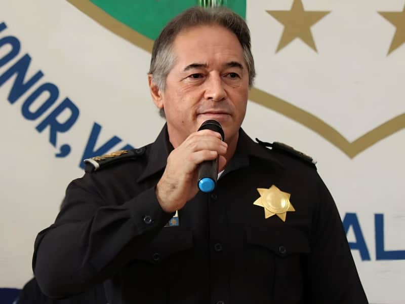 Hernán Bermúdez, exsecretario de Seguridad de Tabasco Hernán Bermúdez, exsecretario de Seguridad de Tabasco, tiene una orden de aprehensión en su contra.