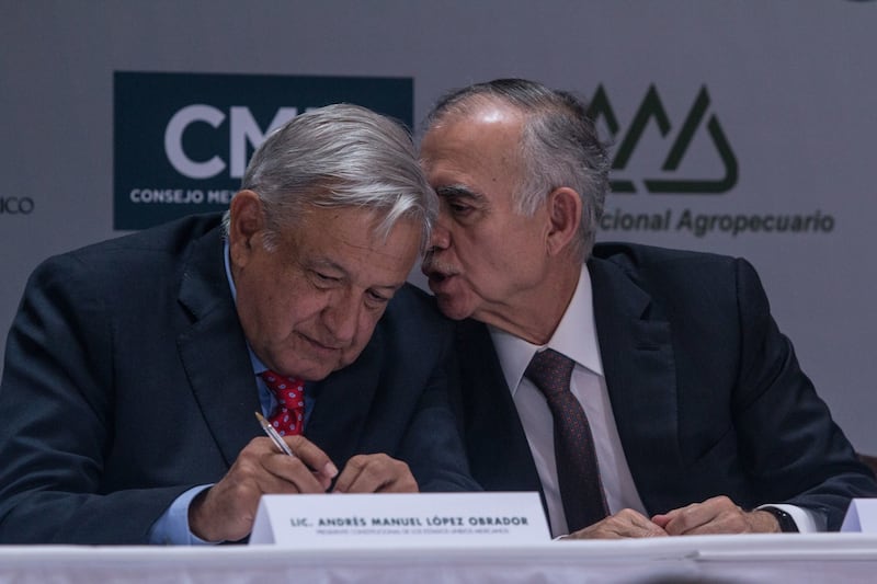 AMLO y Alfonso Romo CM