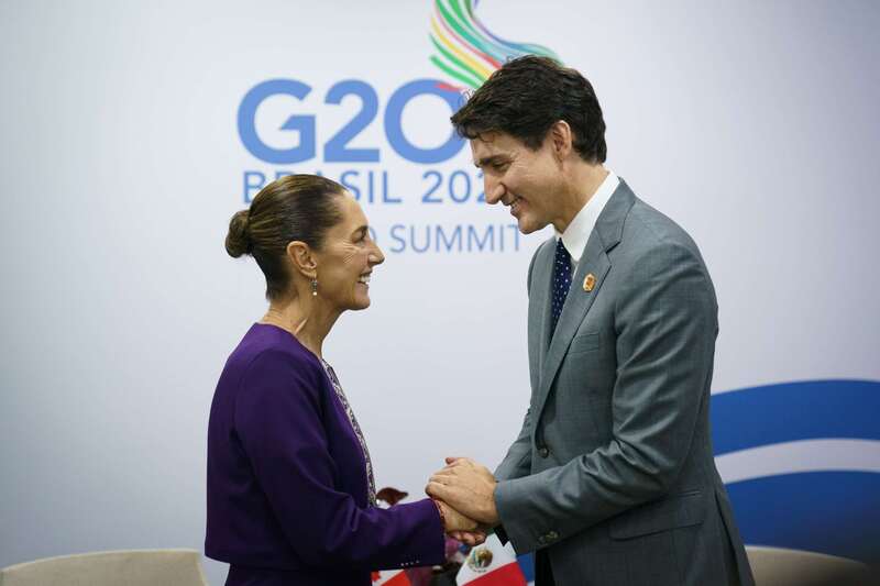 La presidenta de México, Claudia Sheinbaum y el primer ministro de Canadá, Justin Trudeau, durante la reunión del G20. Sheinbaum y Trudeau.