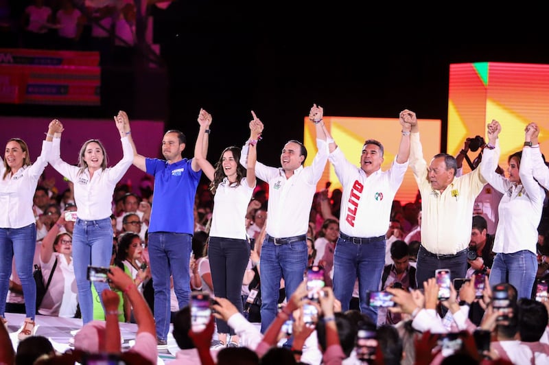 El priista Manolo Jiménez llegó al gobierno de Durango con la ayuda del PAN y el PRD Manolo Jiménez