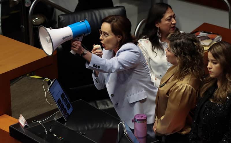 Lilly Téllez, senadora de la República por el PAN Lilly Téllez, senadora del PAN, durante la protesta que derivó en una agresión por dos senadoras de Morena