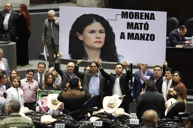 Pancartas contra Morena. Pancartas vs Morena