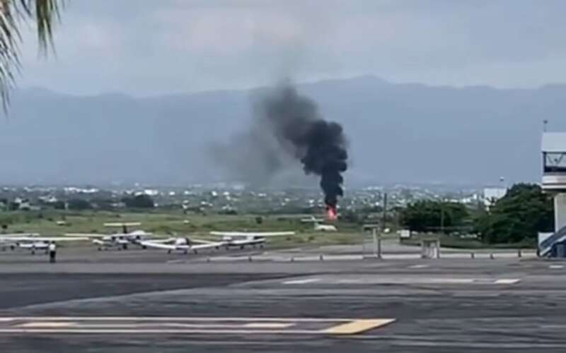 Una avioneta se incendió durante el aterrizaje en el aeropuerto de Cuernavaca Accidente de avioneta en el Aeropuerto Internacional de Cuernavaca