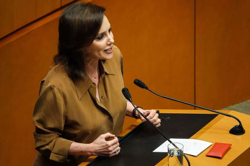 La senadora panista Lilly Téllez hace uso de la tribuna durante la sesión ordinaria de la Cámara de Senadores en el marco de la LXVI Legislatura. La senadora panista Lilly Téllez hace uso de la tribuna durante la sesión ordinaria de la Cámara de Senadores en el marco de la LXVI Legislatura.