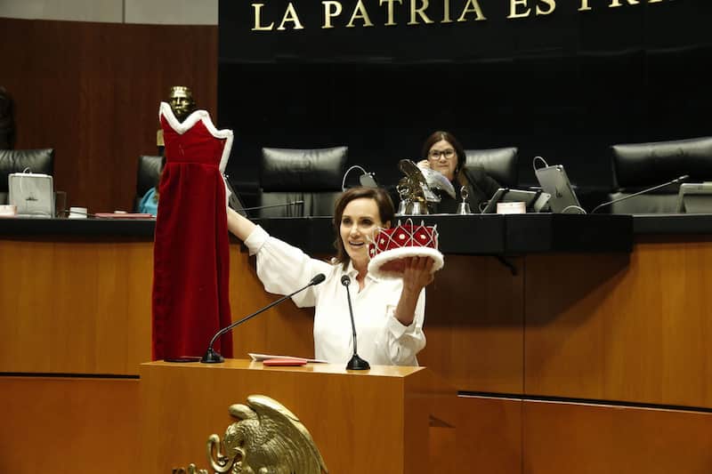 La senadora Lilly Téllez criticó a Gerardo Fernández Noroña.