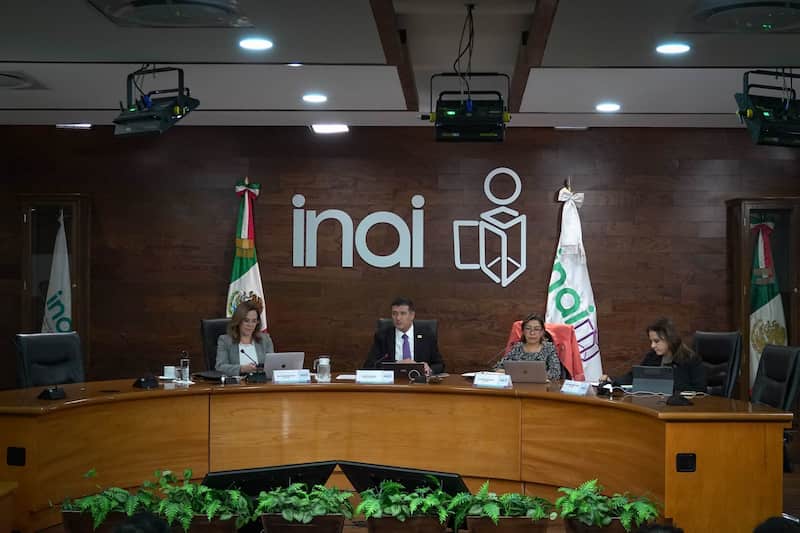 Adrián Alcalá, consejero presidente del INAI. El INAI dejará de operar en abril de 2025.