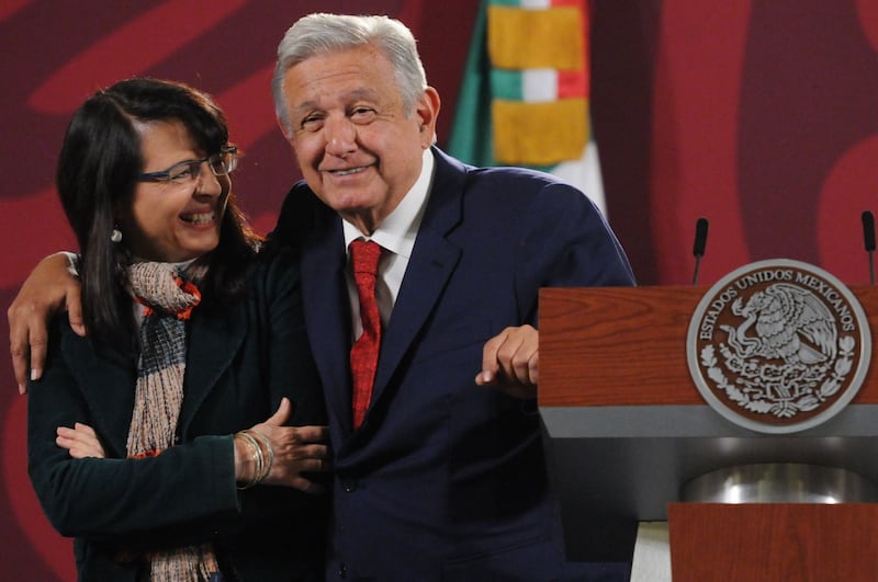AMLO y María Elena Álvarez-Buylla
