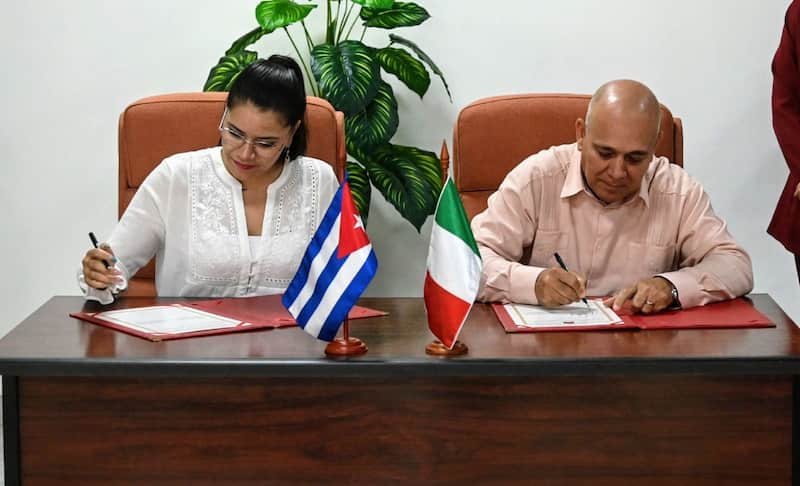 La secretaria general de Morena fue a Cuba donde firmó un convenio con el Partido Comunista Rangel Gracida, secretaria general de Morena en Cuba