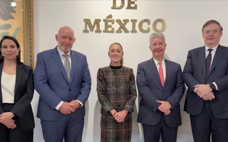 La presidenta Claudia Sheinbaum con empresarios Anunció que habría una inversión de mil millones de dólares