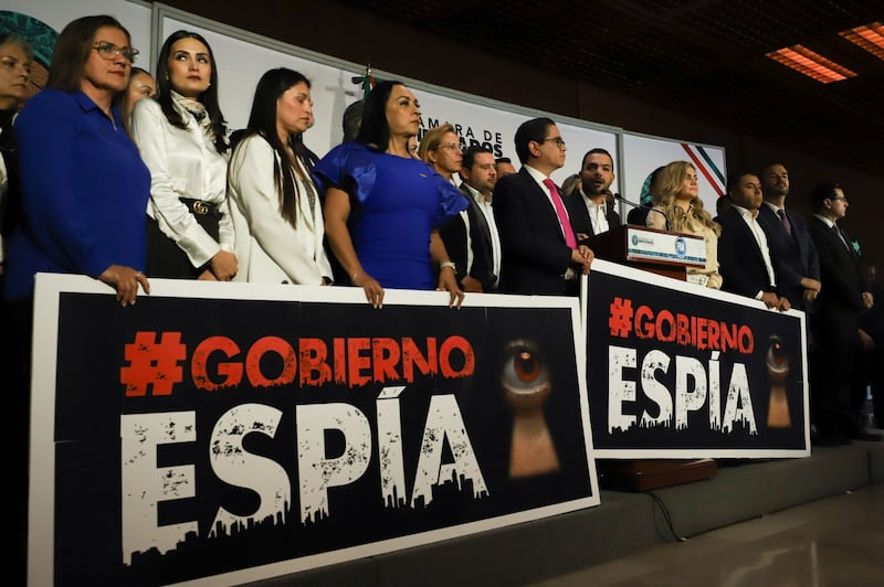 Diputados del PAN gobierno espía.