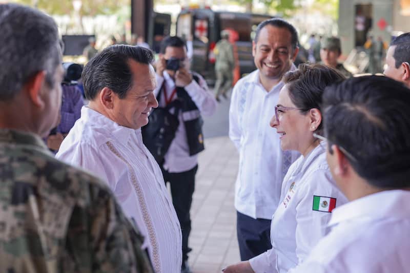 El gobernador dijo que la entidad ya se prepara para la temporada de lluvias y ciclones El gobernador en un evento oficial