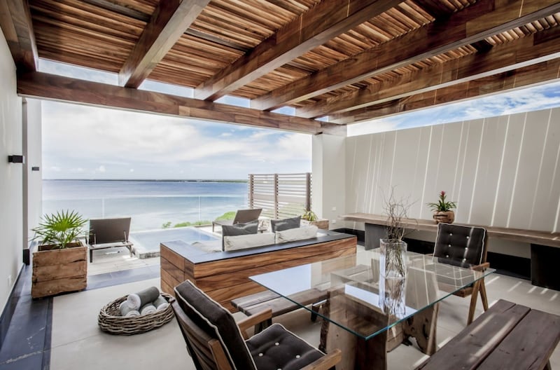 El hotel es uno de los más exclusivos de Cancún Adán Augusto López