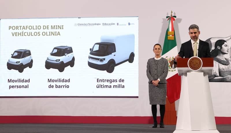 Durante la conferencia mañanera de Claudia Sheinbaum se presentó el proyecto para la creación de una gama de automóviles eléctricos denominado Olinia, el cuál será de bajo costo y de producción nacional. Claudia Sheinbaum y Roberto Capuano Tripp