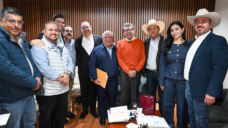 Diputados reciben a campesinos