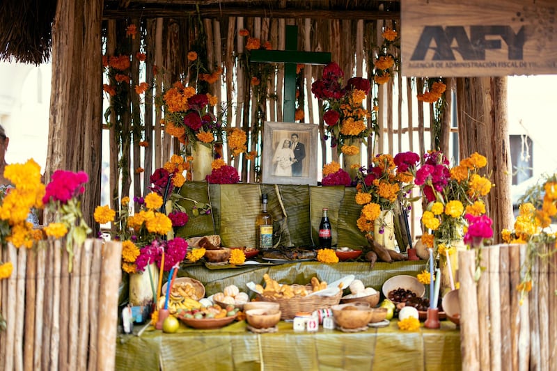 Ofrenda en el Gran Muestra Estatal de Altares en Mérida