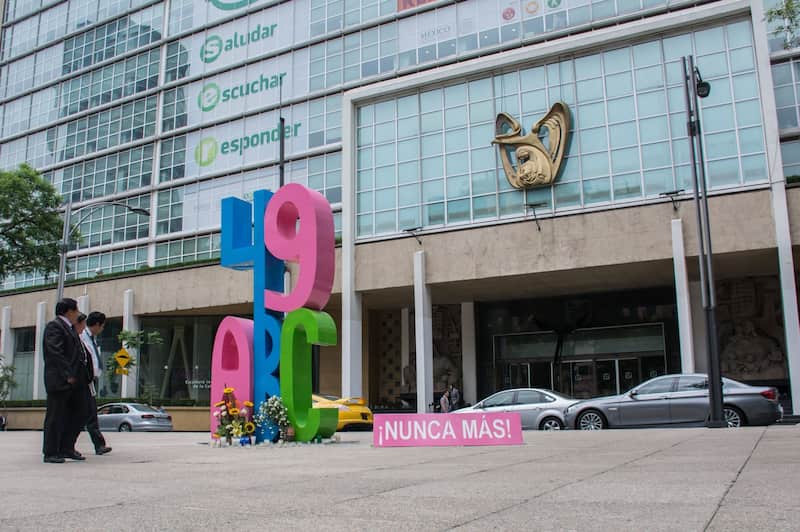CIUDAD DE MÉXICO, 06JUNIO2017.- Imagen del antimonumento en memoria a los niños muertos de la guardería ABC, ubicado frente las instalaciones del Instituto Mexicano del Seguro Social (IMSS) en Paseo de la Reforma.
FOTO: MARIO JASSO /CUARTOSCURO.COM Imagen del incendio en la Guardería ABC
