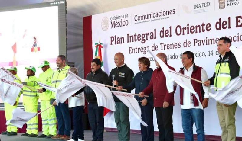 SICT entregó trenes de pavimentación en el Edomex SICT