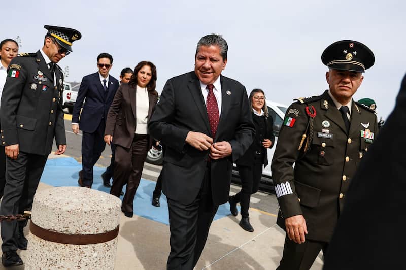 En redes, se dijo que al gobernador le retiraron su visa El gobernador del estado de Zacatecas, David Monreal durante la presentación de la Agenda bienestar