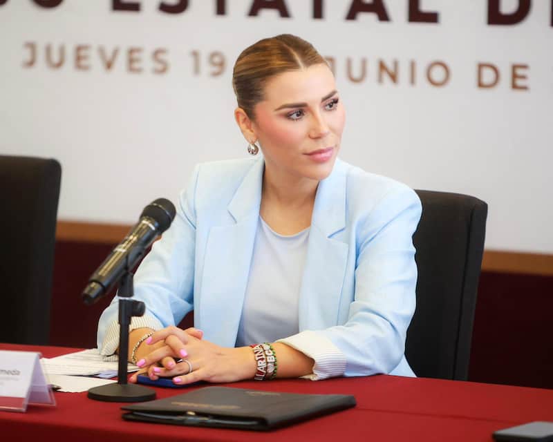 Marina del Pilar, gobernadora de BC, durante una reunión en Tijuana Marina del Pilar, gobernadora de BC, registra desplome en su aprobación.