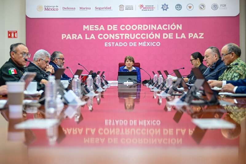 Mesa de coordinación para la construcción de la paz. Gobernadora del Estado de México lidera sesión.