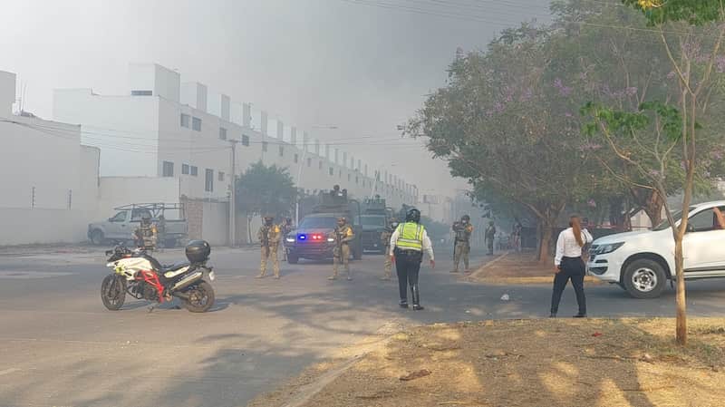 Cuerpos de seguridad en la zona del incidente El incendio fue reportado en una fábrica