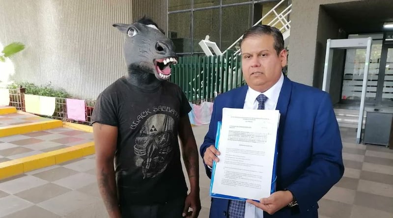 Presentan Ley Therian en el Congreso de Nuevo León Presentan Ley Therian en el Congreso de Nuevo León