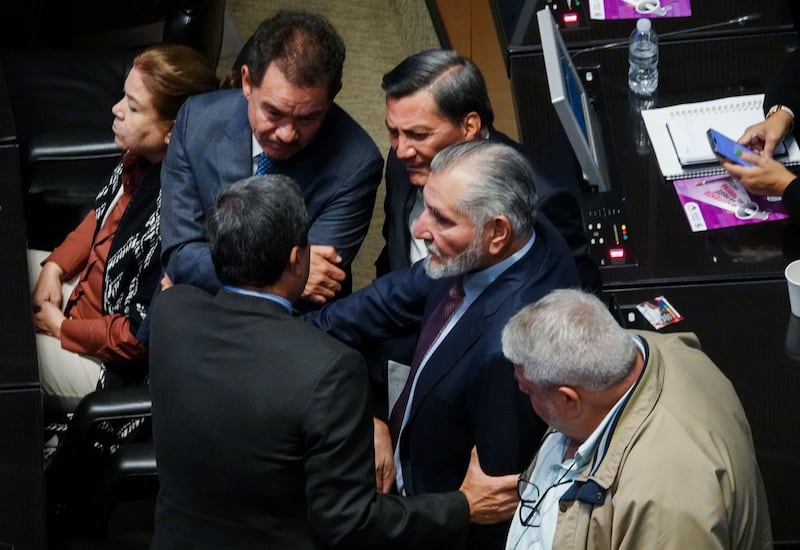 Adán Augusto y senadores de Morena