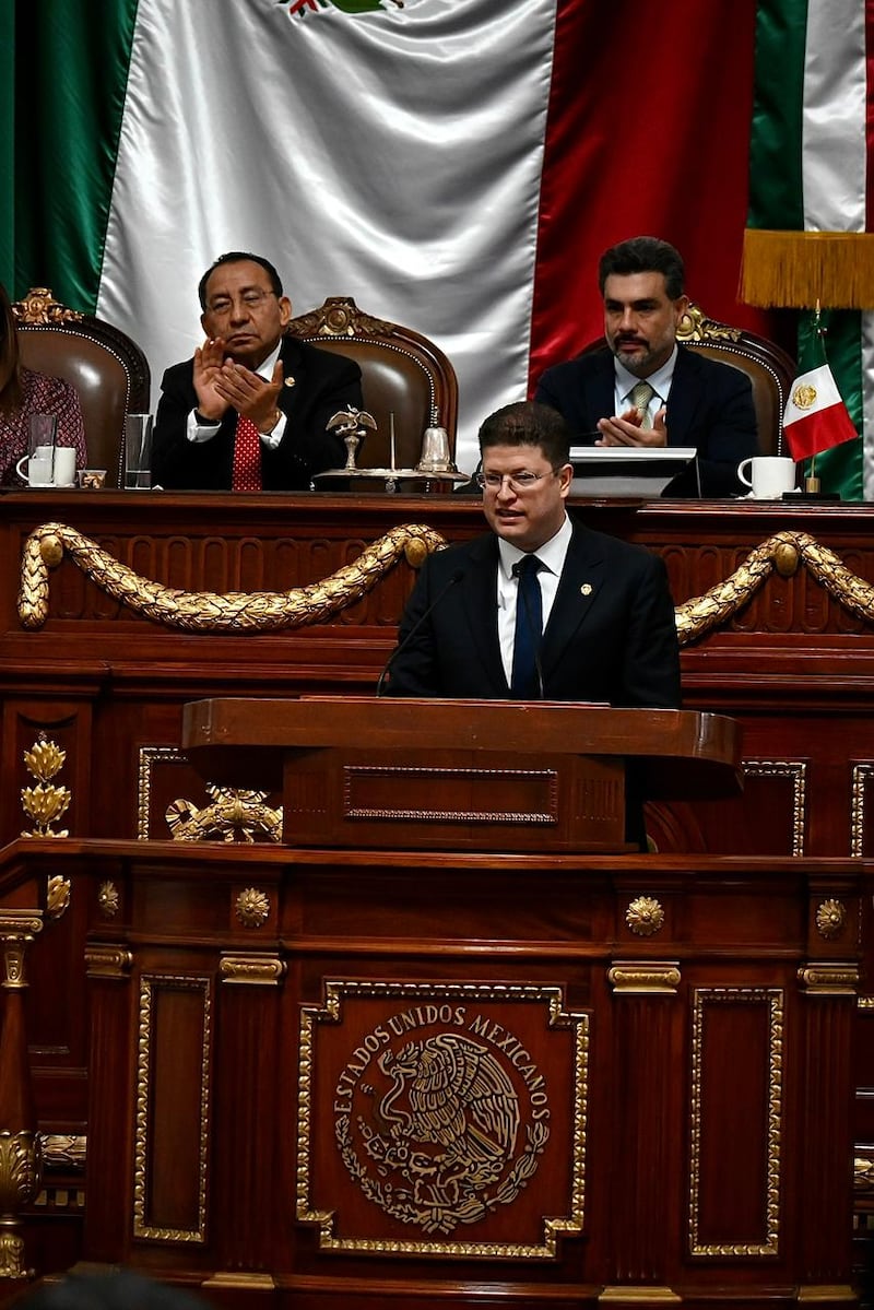 Pablo Vázquez Camacho, titular de la SSC, compareció ante el Congreso de la Ciudad de México, donde afirmó que la política de seguridad capitalina busca transformar las condiciones que generan el delito. Pablo Vázquez