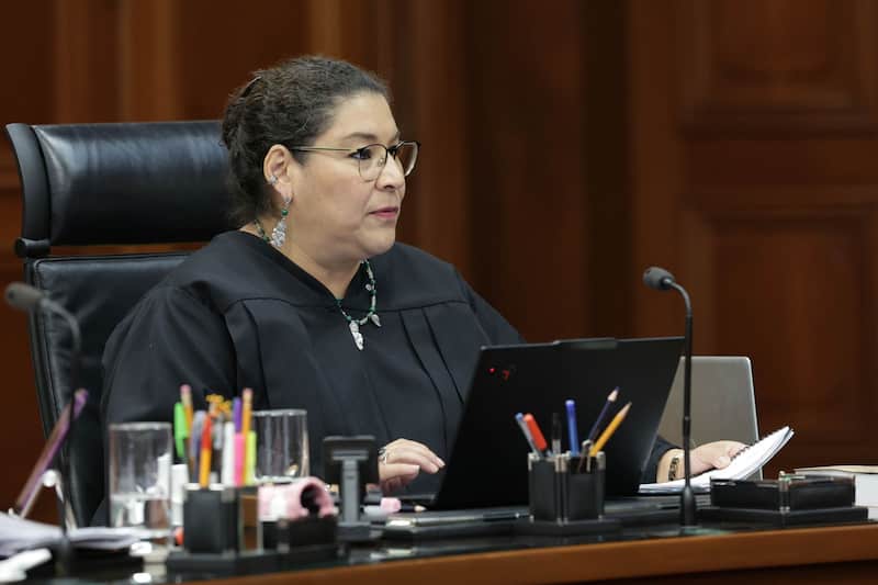 Lenia Batres, ministra de la Suprema Corte de Justicia de la Nación (SCJN). Lenia Batres durante la última sesión extraordinaria del pleno de la SCJN en la que se validó la declaratoria de validez de la elección de la sala superior del Tribunal Electoral del Poder Judicial de la Federación.
