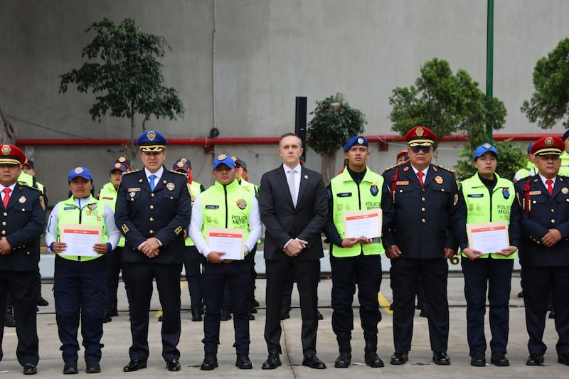 Adrián Rubalcava, director SCT Metro, participa en ceremonia de reconocimiento Adrián Rubalcava, director SCT Metro, y elementos