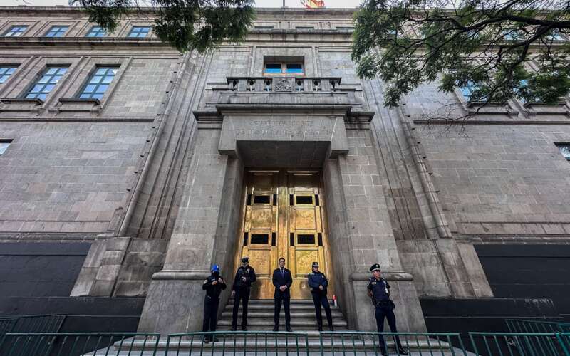 Juzgadores exigieron el pago de sus pensiones Oficinas de las Suprema Corte de Justicia de la Nación