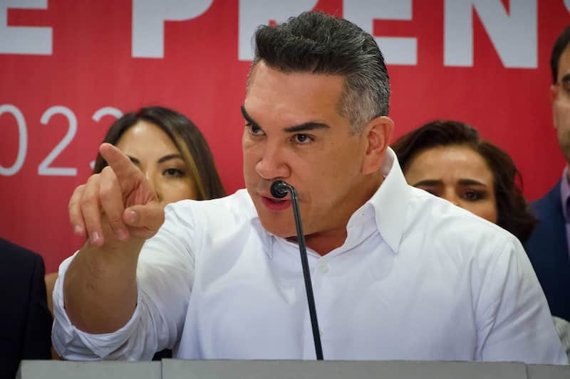 Alejandro Moreno, durante conferencia de prensa a medios de comunicación. Imágen del dirigente nacional del PRI