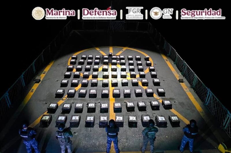 Aseguran toneladas de cocaína