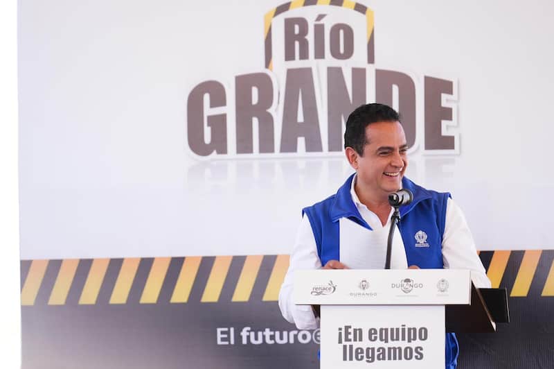 Antonio Ochoa, candidato por presidencia municipal de Durango capital. Toño Ochoa sonriendo en un evento.