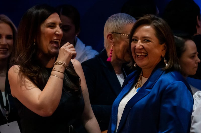 Kenia López y Xóchitl Gálvez