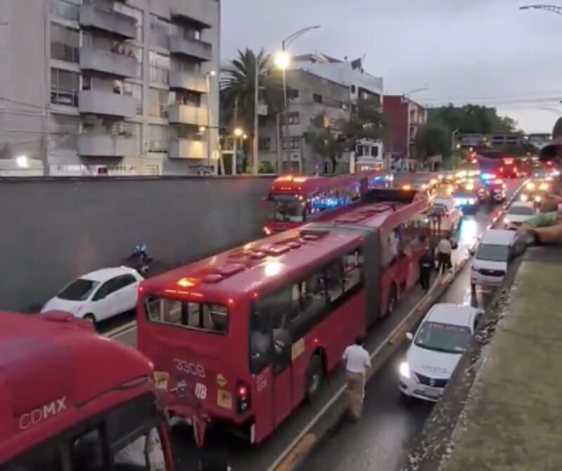 Choque unidades del Metrobús Choque unidades del Metrobús